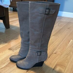 Vince Camuto knee high Wedge boot
Size 8